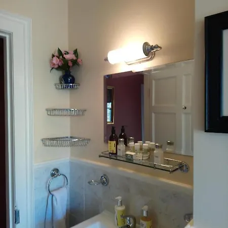 Frühstückspension Kilmokea Garden 4*